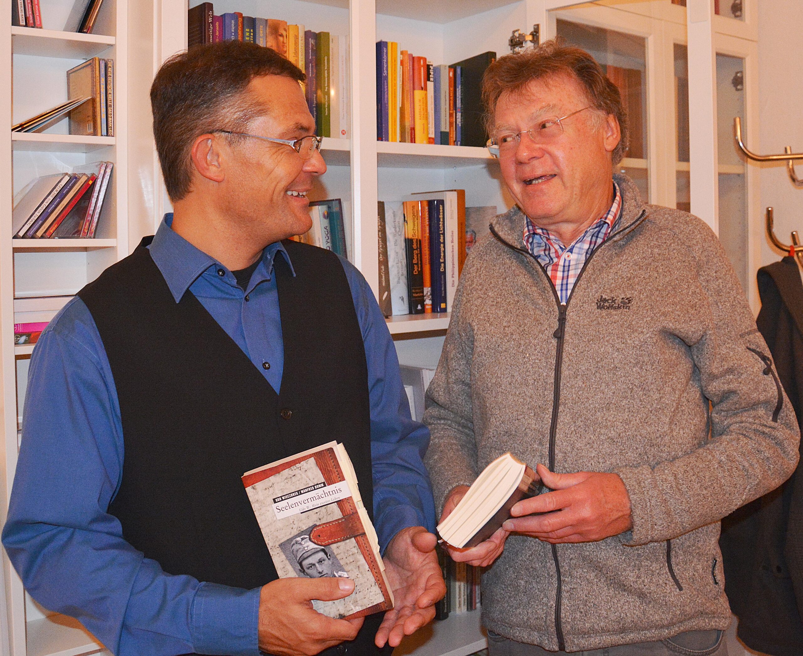 Udo Wieczorek und Manfred Bomm mit ihrem gemeinsamen Buch